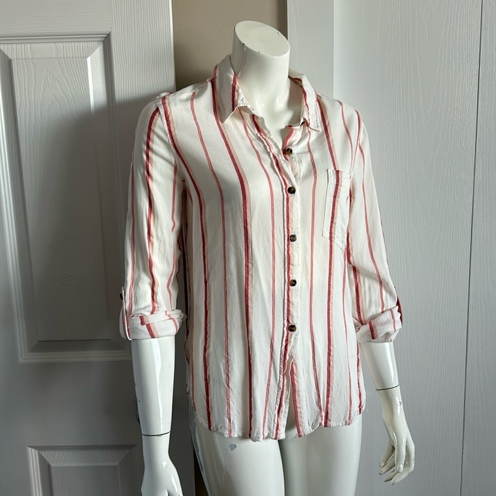 Kismet 100% rayon off-white, muted red and blush pink striped button up blouse M